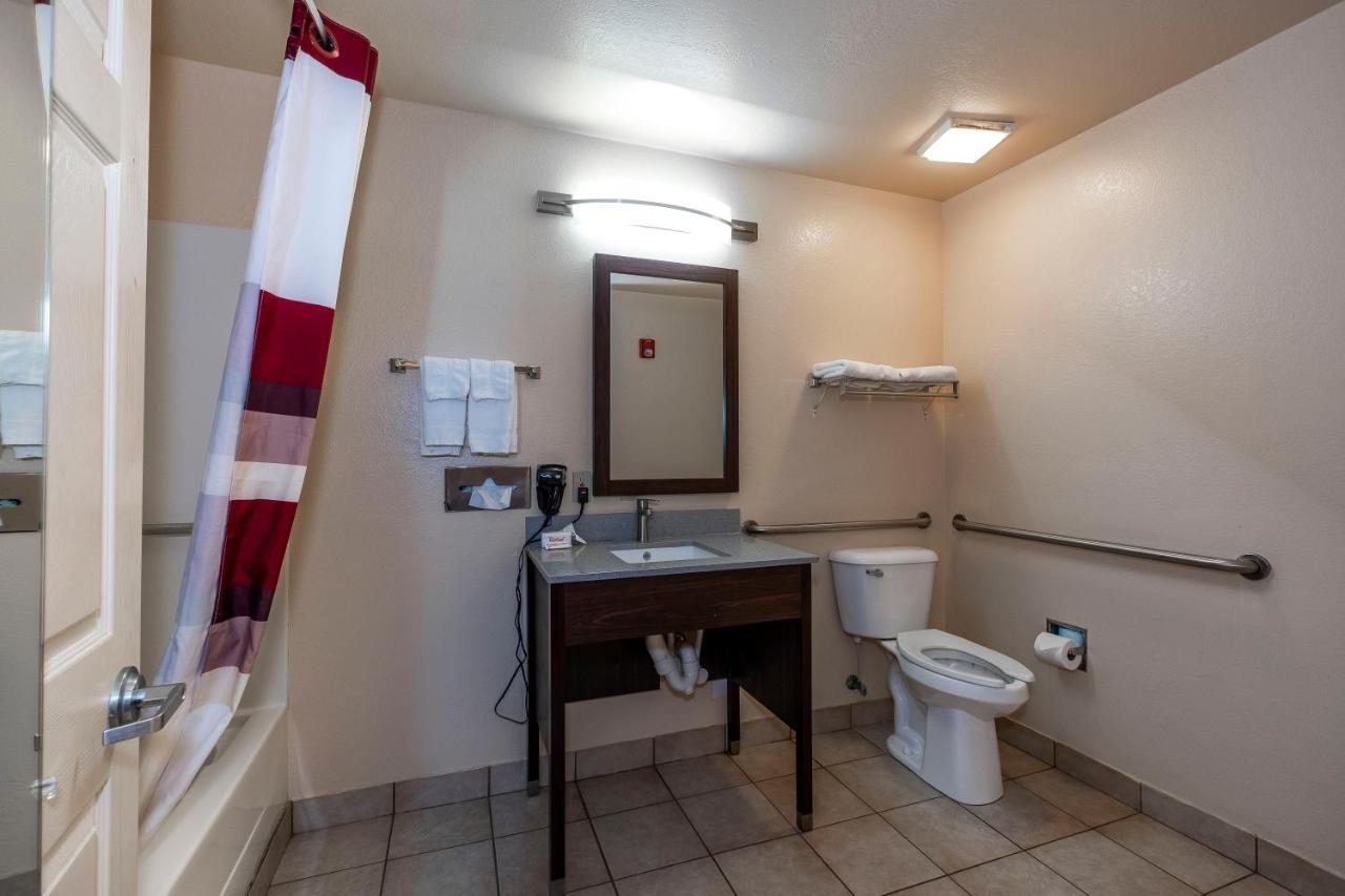 Red Roof Inn Valdosta - University Экстерьер фото