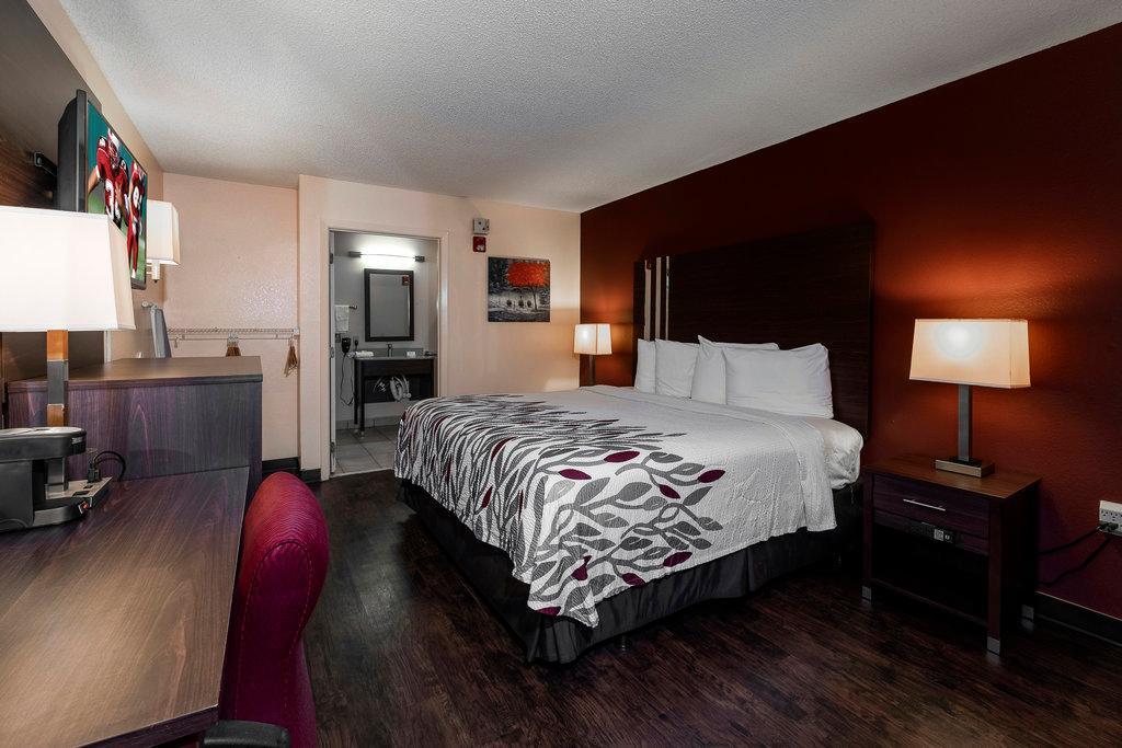 Red Roof Inn Valdosta - University Экстерьер фото