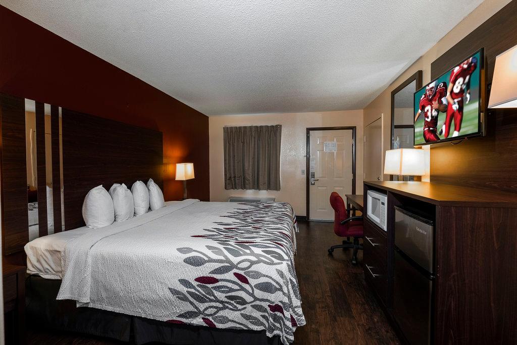 Red Roof Inn Valdosta - University Экстерьер фото