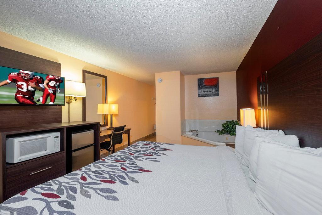 Red Roof Inn Valdosta - University Экстерьер фото