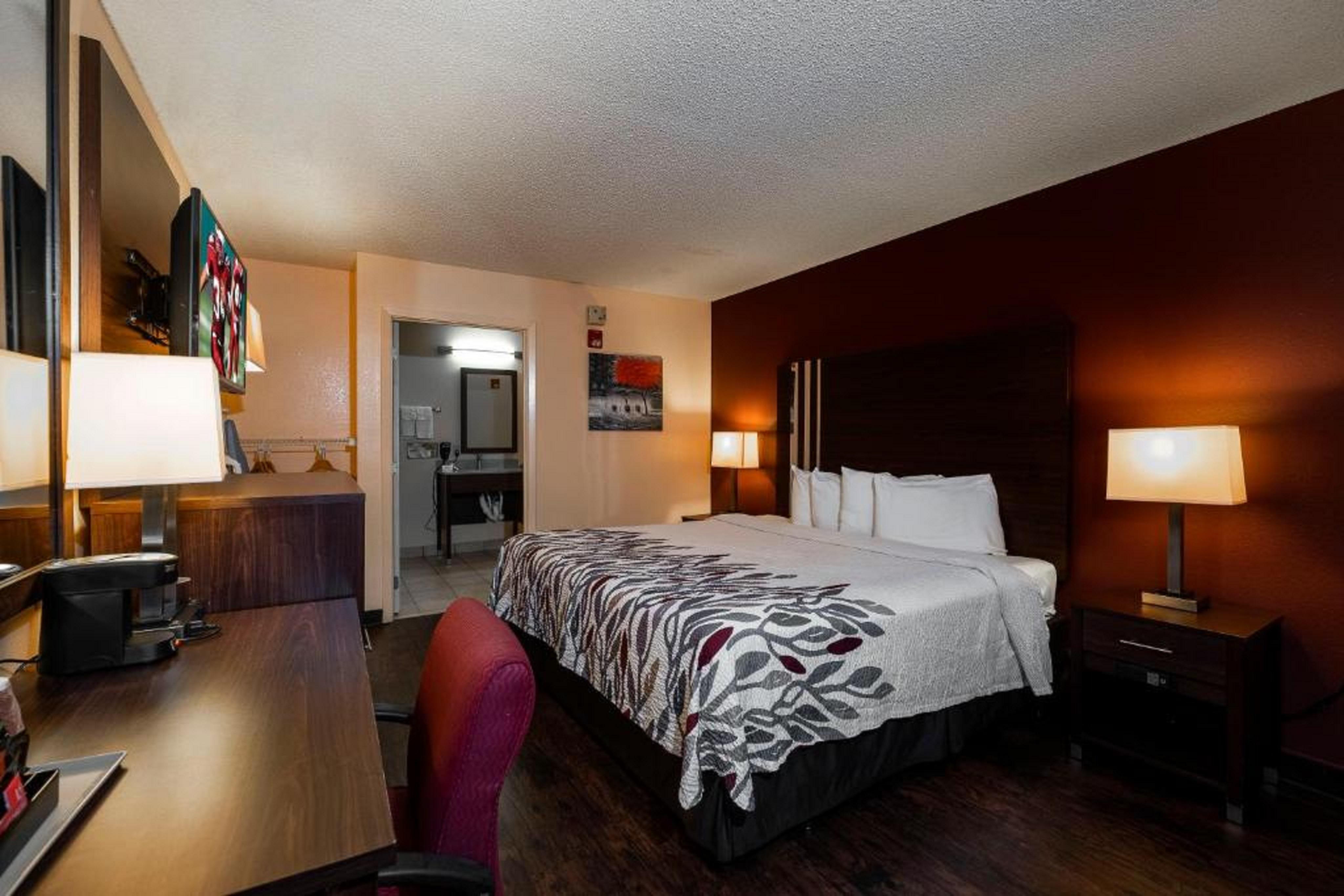 Red Roof Inn Valdosta - University Экстерьер фото