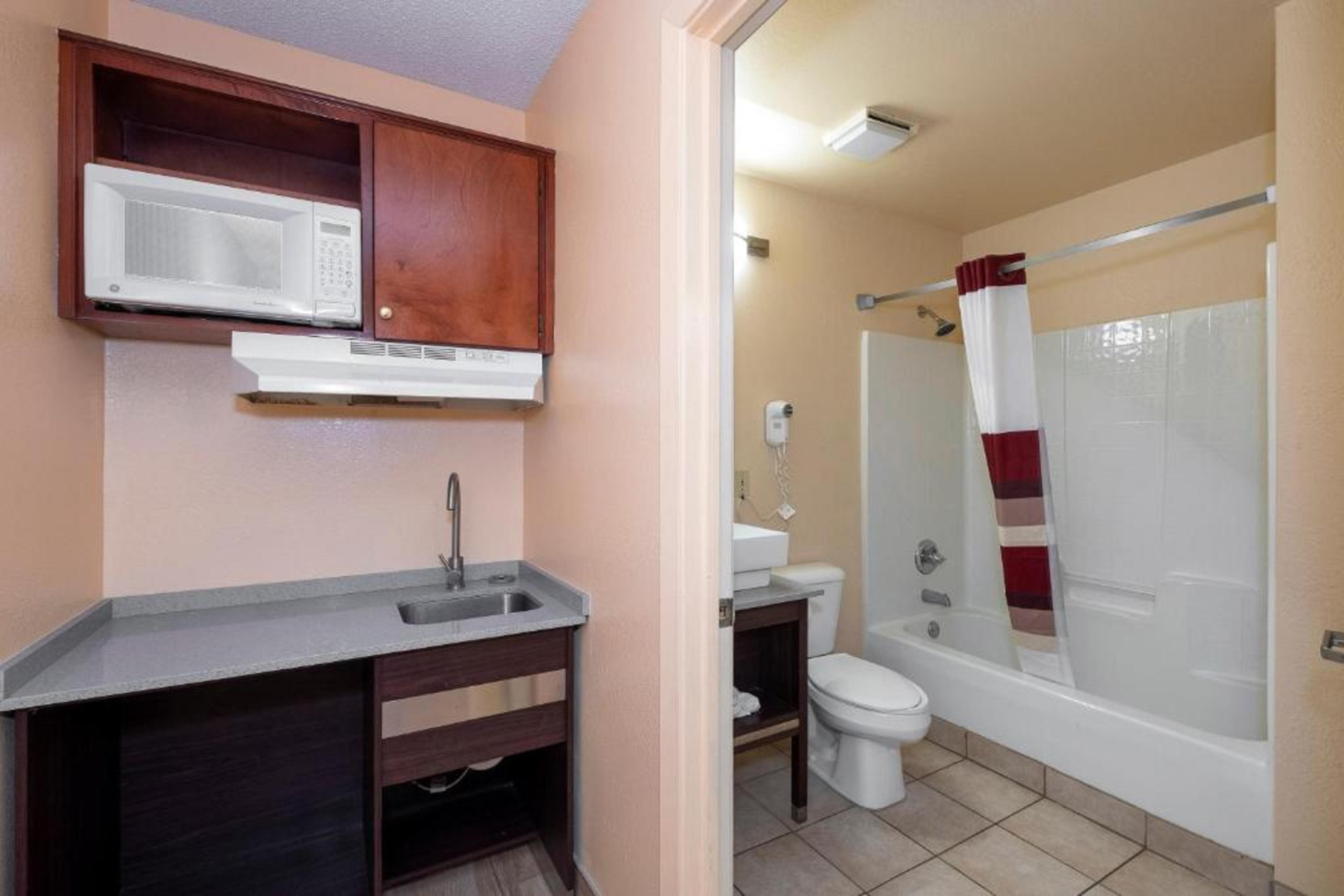 Red Roof Inn Valdosta - University Экстерьер фото