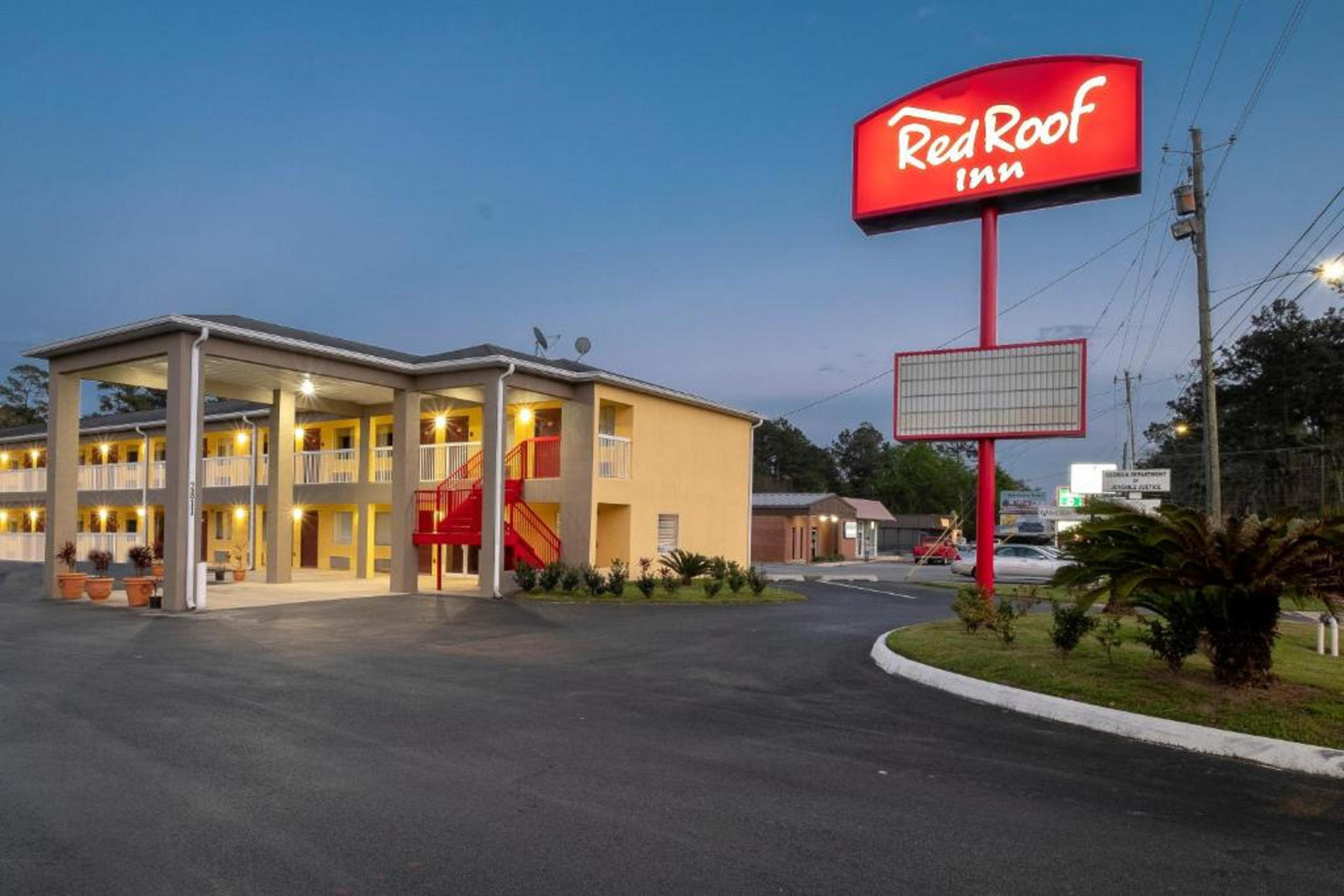 Red Roof Inn Valdosta - University Экстерьер фото