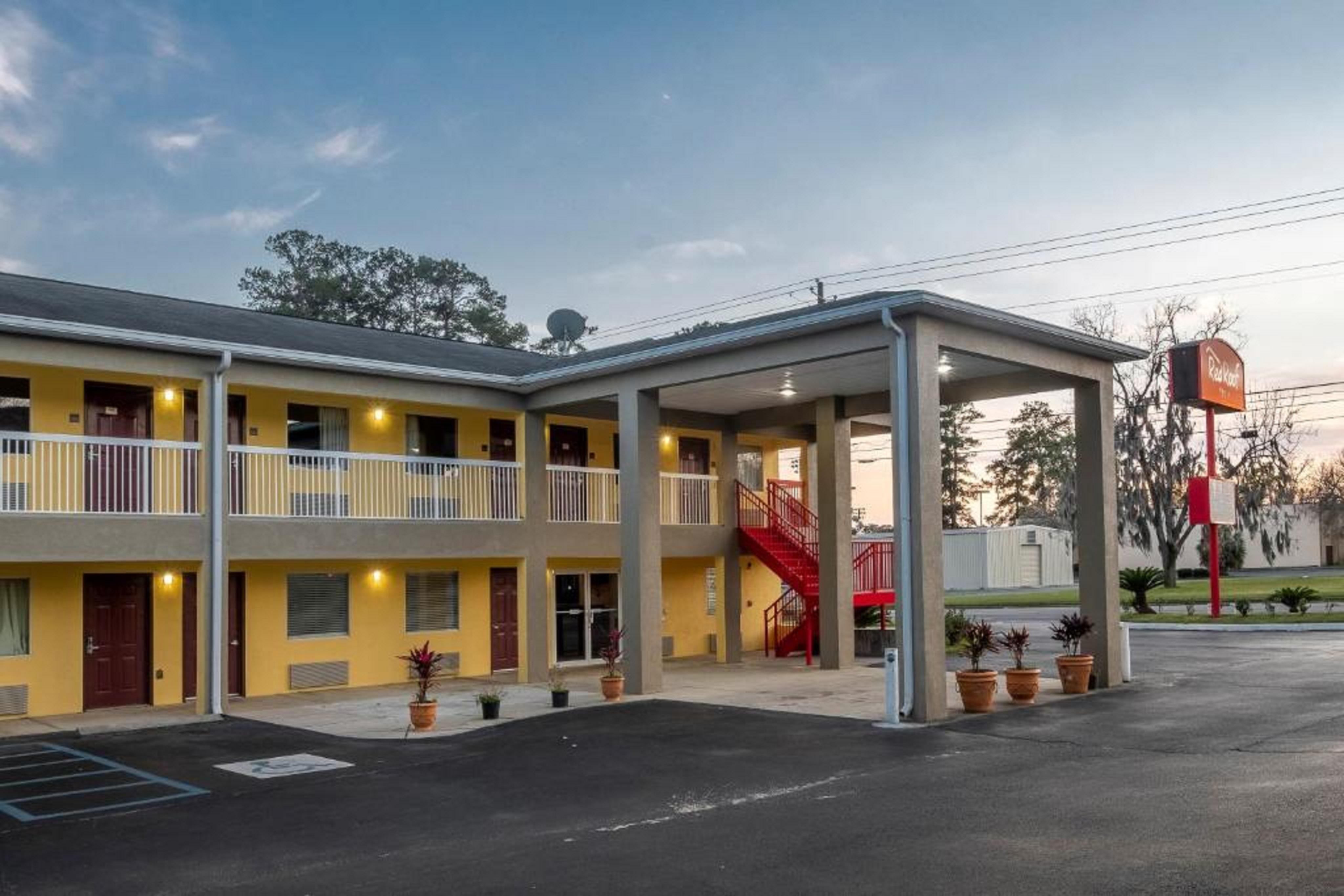 Red Roof Inn Valdosta - University Экстерьер фото