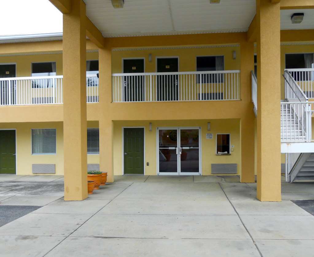 Red Roof Inn Valdosta - University Экстерьер фото