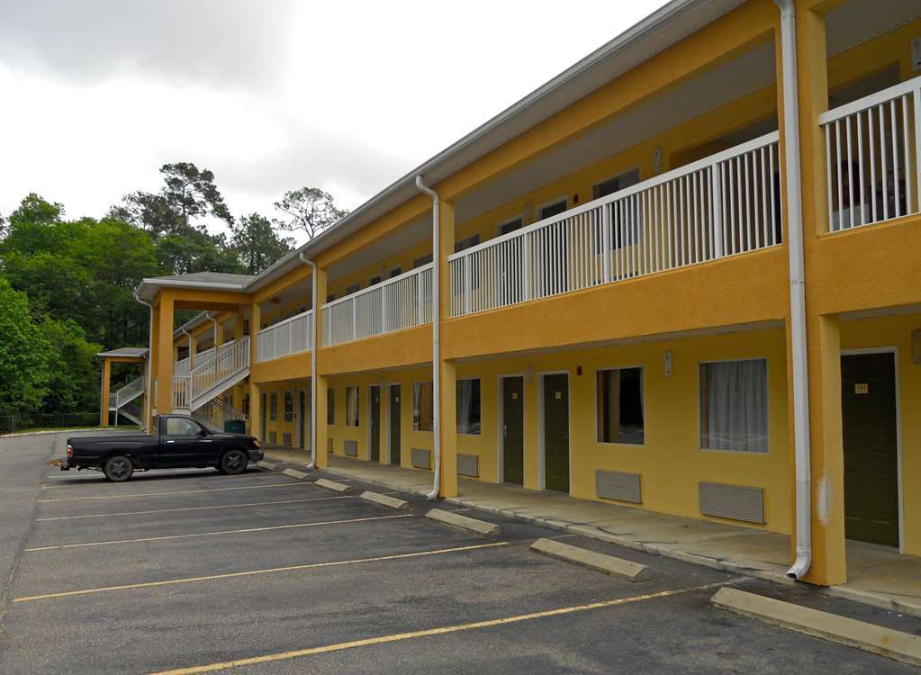 Red Roof Inn Valdosta - University Экстерьер фото
